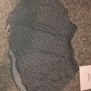 Pattern black and white mini skirt